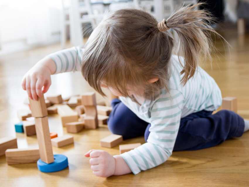 Play in Montessori Preschool: Fostering Creativity and Improvement